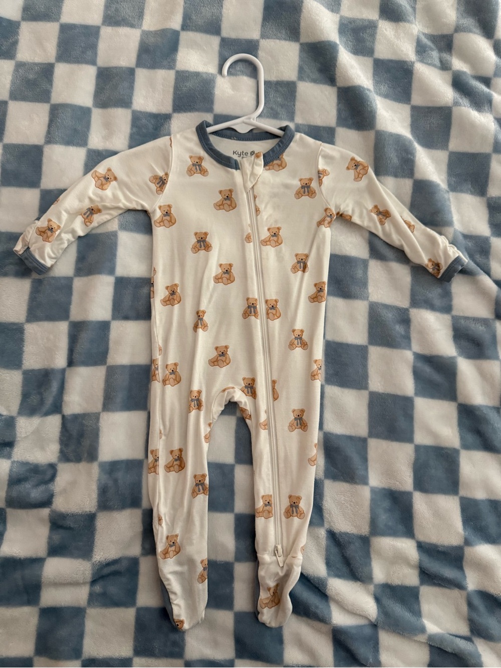 Kyte BABY Cream Footed One-Piece with Teddy Bear Print and Blue Trim